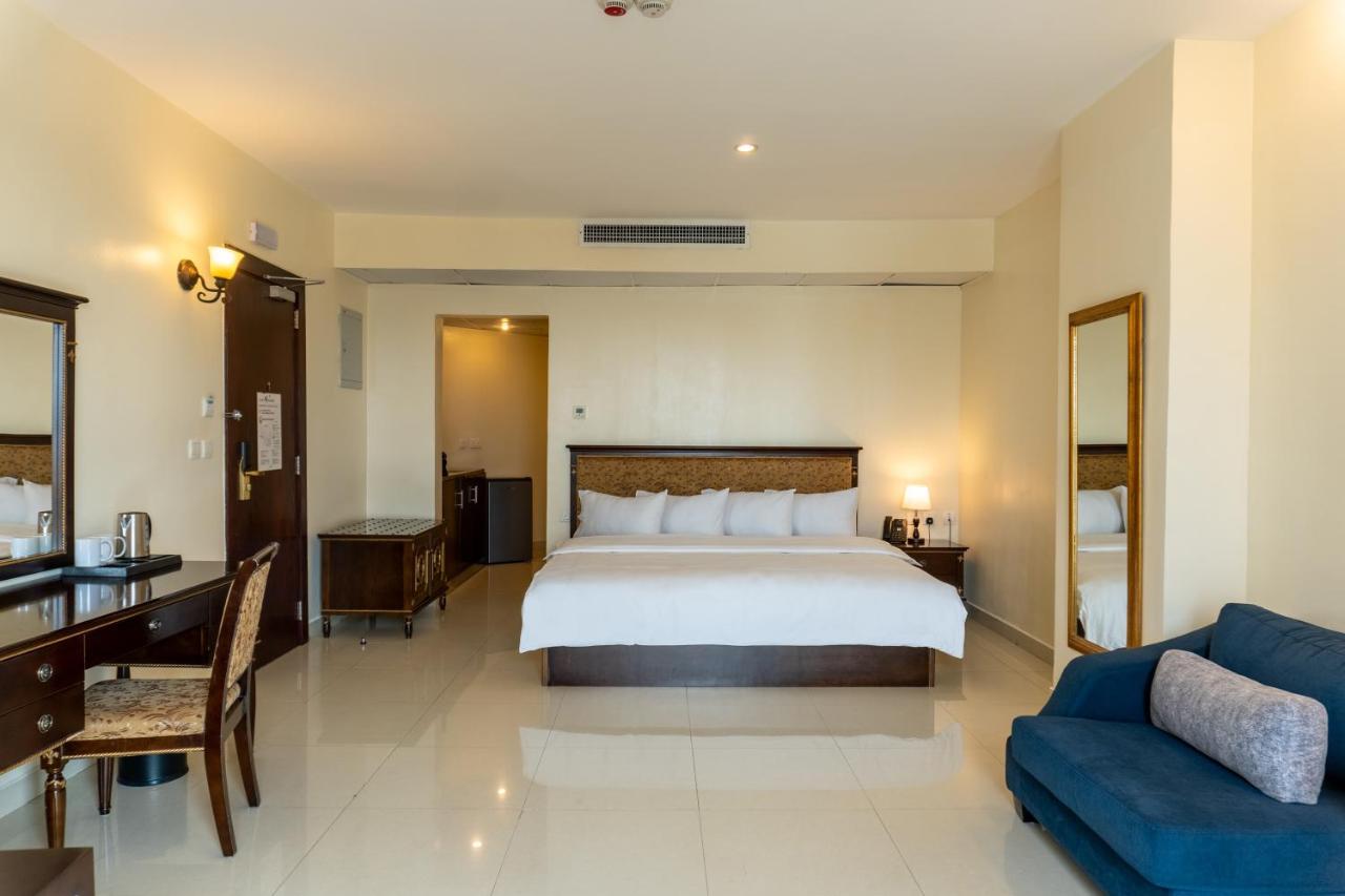 Black Diamond Hotel 4*